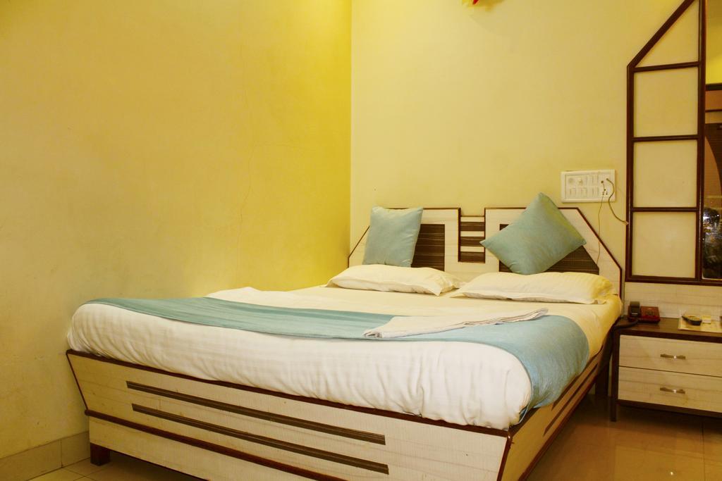 Hotel Broadway Colaba Mumbai Exterior foto