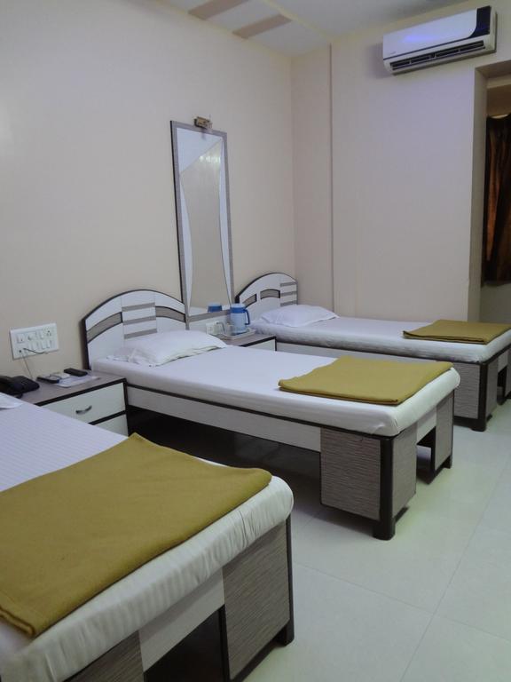 Hotel Broadway Colaba Mumbai Exterior foto